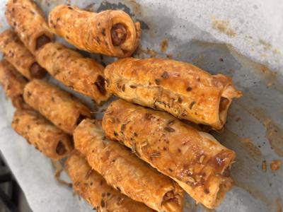 Easy sausage rolls